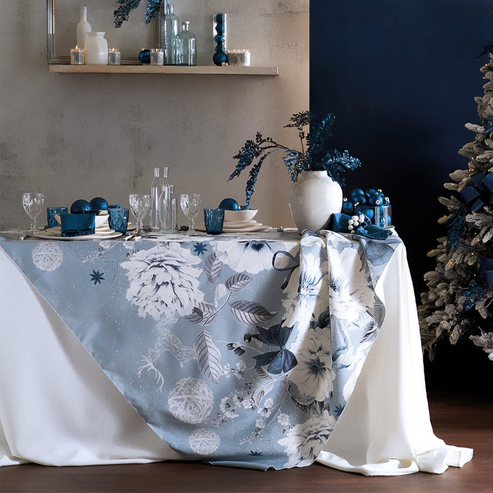 Tovaglia Antimacchia in Fantasia - Blue Winter Tovaglia Resinata Maison Sucrée 155x180cm Azzurro